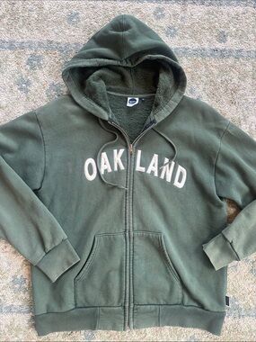 Blue Marlin Oakland Green Zip-Up Hoodie Medium